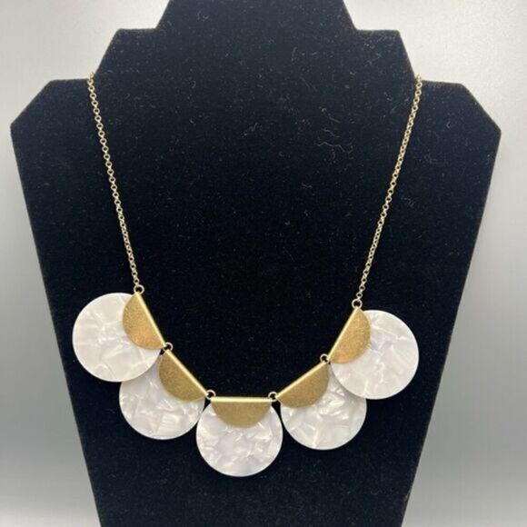 Banana Republic White Marble Lucite Gold-Tone Circle Necklace - Picture 1 of 4